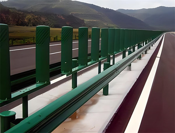 迪庆三波护栏板在高速公路的应用